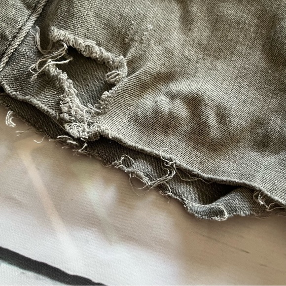 Gray True Religion Halle Cut Off Distressed Jean Shorts, Size 27 - Picture 8 of 12